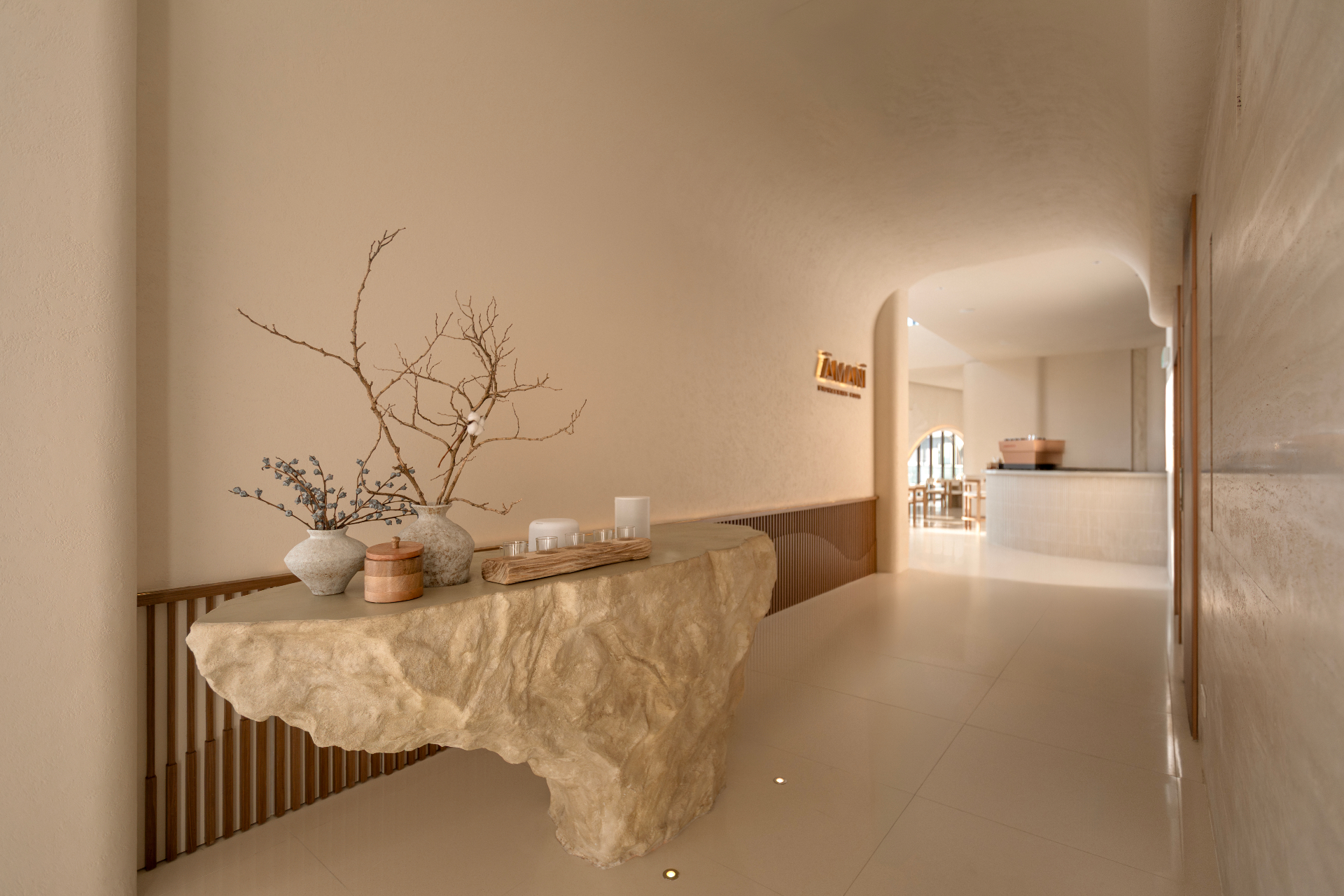 ĀMANÏ reception and welcome area